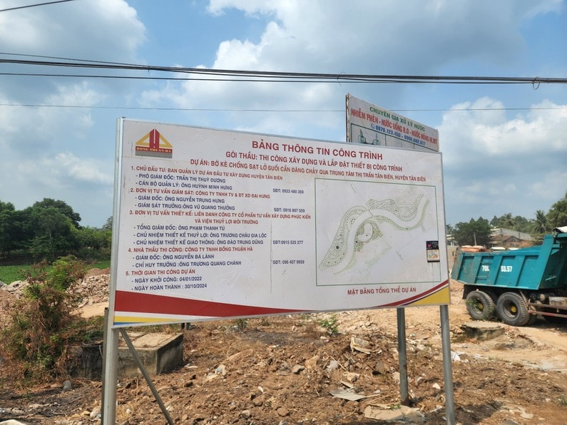 Bảng thông tin dự án bờ kè cầu cần đăng